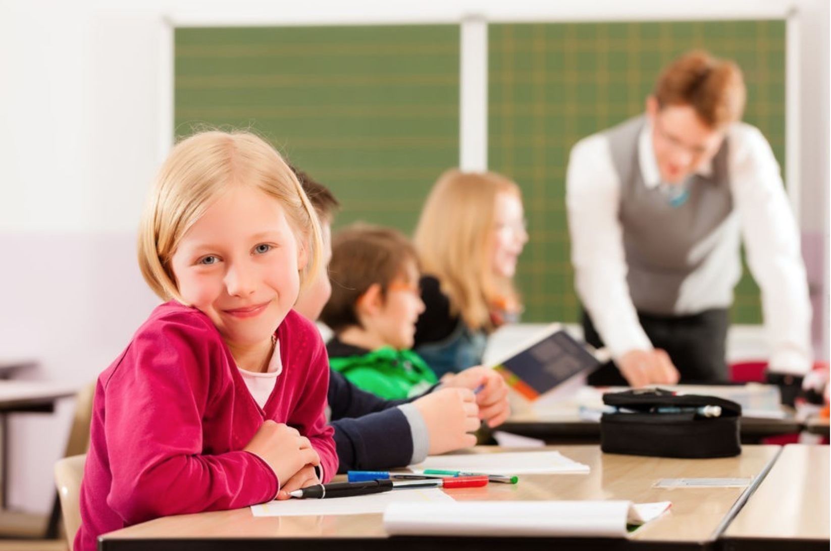 Школьный класс с у ениками. Школа класс урок. Учитель и ученик. Школа в которой интересно учиться. Мой класс и моя школа.